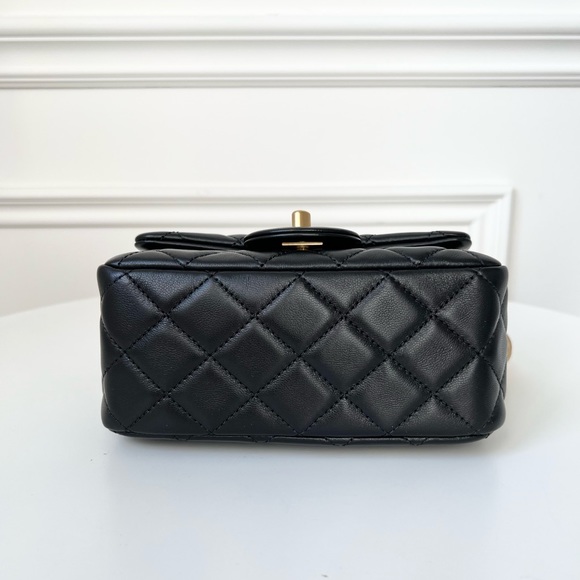 __ 𝑺 𝑶 𝑳 𝑫 __ Chanel Mini Pearl Crush - Picture 8 of 13